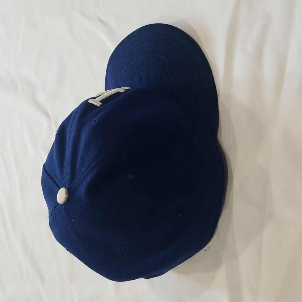 LA Dodger hat. Mens size 7 1/4 (57.7 cm) - Picture 3 of 11